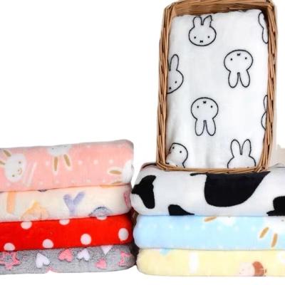 China Anti Pill Print Factory Price Flannel Fleece 100%Polyester Cloth Textiles Fabric For Baby Blanket Pajamas for sale