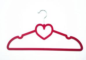 China Lightweight Red / Purple Velvet Flocked Hangers With Chrome Plated Hook for sale