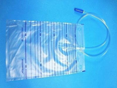 China Disposable Medical Products Urine Bag 2000ml with Screw , Pushing , Cross Valve for sale