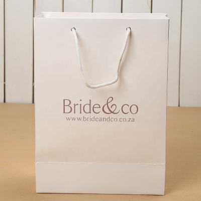 China Recyclable Eco - Friendly Brown And White Kraft Paper Bag , Luxury Paper Bag Boutique Paper Gift Bag for sale