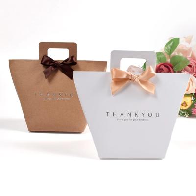 China Recyclable Wholesale Wedding Favors Candy Gift Box With Ribbon for sale