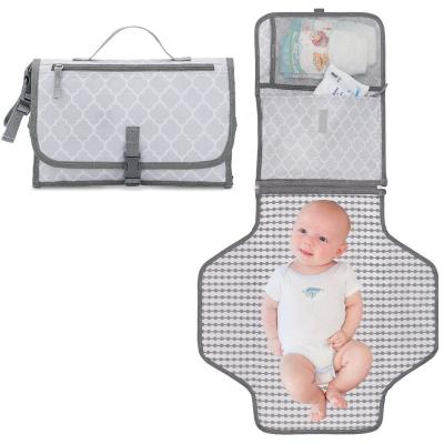 China Polyester compact and lightweight diaper changing mat with storage pockets for sale