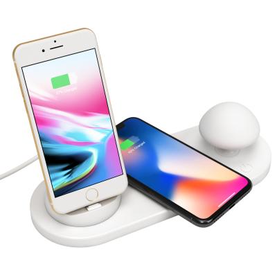 China Portable MP3/MP4 Player Qi Wireless Phone Charger 3 in 1 Charger Radio for Phone wechat charger for sale