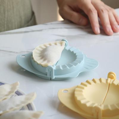 China Viable Pinmoo Kitchen Dumpling Maker Molds Plastic Mini Empanada Press Mold Pastry Tools for Home Kitchen for sale