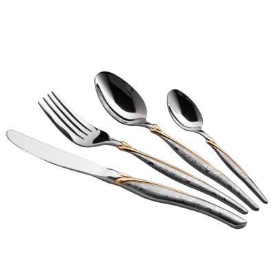 China Sustainable Hot Sale 86pcs Luxury Stainless Steel Flatware Set With Leather Case for sale