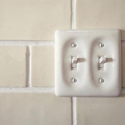 China Amazon USA Ceramic White Porcelain Double Duplex To Flush Mount Retro Electric Wall Switch Outlet Cover for sale