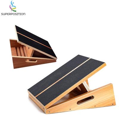 China Multifunctional Yoga Fitness Pilates Adjustable Pilates Training Wooden Slant Board For Calf Stretching for sale