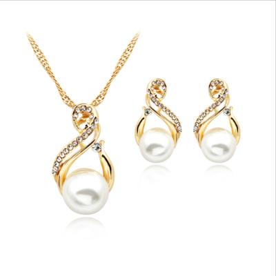 China CLASSIC European and American fashion jewelry big shiny pearl necklace earring set bridal wedding jewelry set for sale