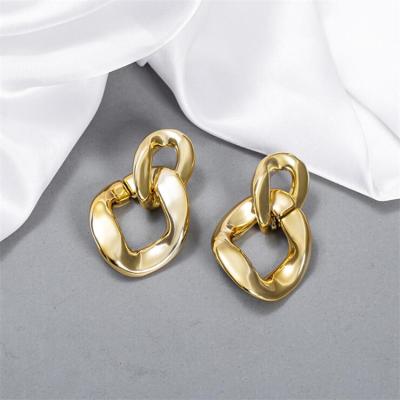 China TRENDY fashion exaggerated simple gold earrings ladies earrings metal texture acrylic chain earrings for sale