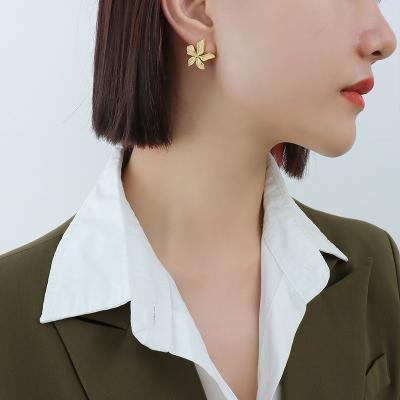 China FASHIONABLE 2022 high quality 18K gold plated stainless steel flower stud earrings for women for sale