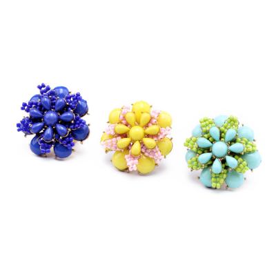 China FASHION JZ00103 Resin Flowers Green Blue Yellow Fancy Gold Plated Chinese Superstar Fashion Chunky Floral Statement Rings For Women for sale