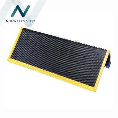 China DAA26140NNP15 Modern Escalator Parts OT*S Stainless Steel Escalator Step for sale