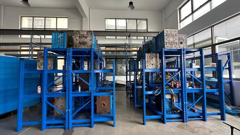 Verified China supplier - Yuyao Jinhai glass plastic products factory