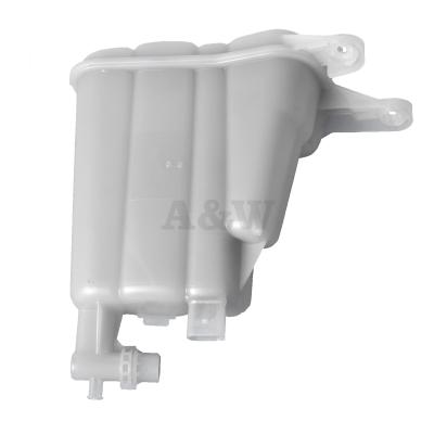 China PA66 GF30 A&W 8k0121403q/8k0121403t/8k0121403ac For Jetta Passat Tiguan Octavia Leon 3 Expansion Tank for sale