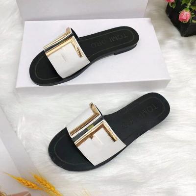 China BUSY GIRL YK3029 outdoor fashion trend 2022 summer women flat slippers plus size shoes round head sandals for ladies for sale