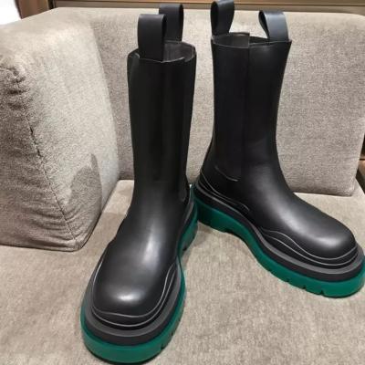 China New GIRL XH3092 Chelsea Martin Leg Women Riding Flat Medium Thick Boots Chimney Ankle Round Hose BUSY Durable Leather Platform for sale