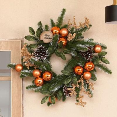 China PineconeMerry Durable Hot Artificial Christmas Wreath Christmas Factory Sale Front Door Wall Hanging Ornaments for sale