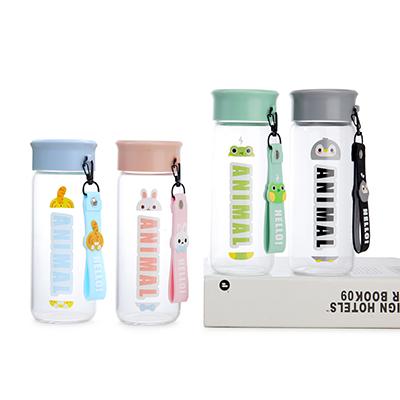 China Viable Factory Supply Direct High Grade Borosilicate Glass Water Bottle Mug With Silicone Handle Custom Logo for sale