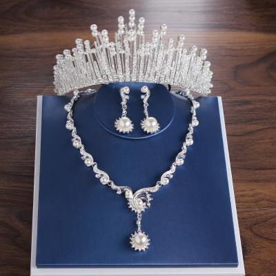 China Formal Wedding Crown For Bride Fashion Design Style Pearl Princess Necklace Earrings Combination Wholesale Crown For Bride for sale