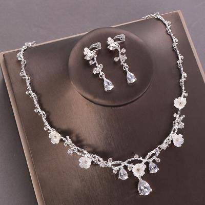 China Hyperbole Set Wholesale Hot Bridal Fashion Zircon Flower Wedding Earrings and Necklace Set Earrings and Necklace Accessories for sale