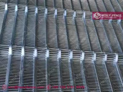 China Anti-climb Mesh Fence | 8gauge wire | Vertical Reinforced Flat Bar | Hot Dipped Galvanized - Hesly Fence - China for sale