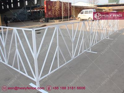 China 1.1m high Chevron Steel Fence Panel | Pedestrian Barricade | 3/4