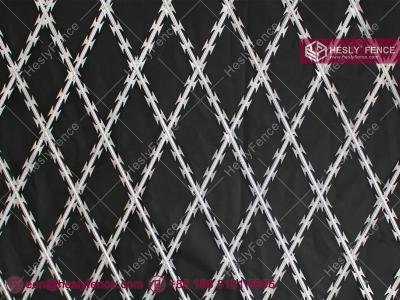 China 150X300mm Rhombus Hole Welded Razor Mesh Fencing, 2.1m height by 6m BTO-30 razor blade, China Razor Wire Fencing factory for sale