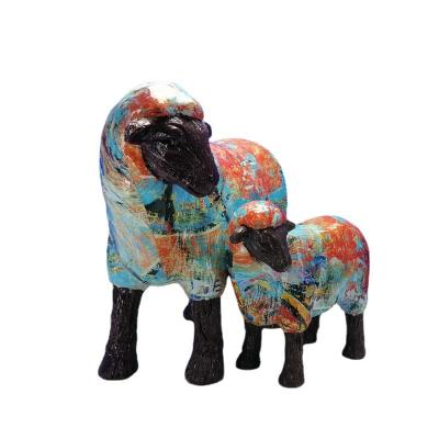 China Wholesale Creative Europe Water Transfer Sheep Resin Crafts Custom Animal Crafts Home Decorations Resin Edcoration for sale