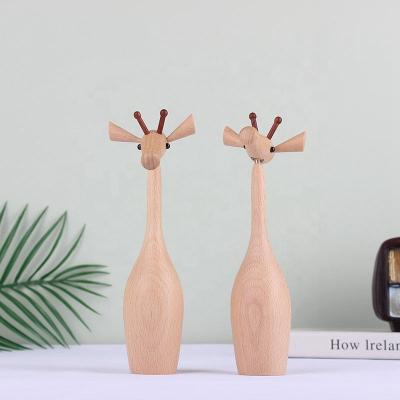 China Creative Nordic Solid Wood Deer Wooden Birthday Gift House Soft Decoration Europe Giraffe Decoration Home Pattern for sale