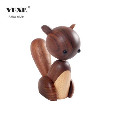 China Europe Manufacturer Professional Squirrel Walnut Miniature Wooden Crafts for sale