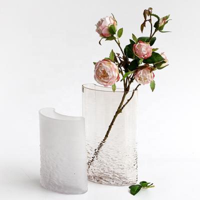 China Wholesale Modern Curved Shape Wavy Texture Beige Flower Vases For Restaurant Office Wedding Home Decoration Gifts for sale