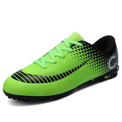 China Playing Football 2020 Latest Design Cheap Lace Up Antiskid Mens Sports Shoes Football for sale