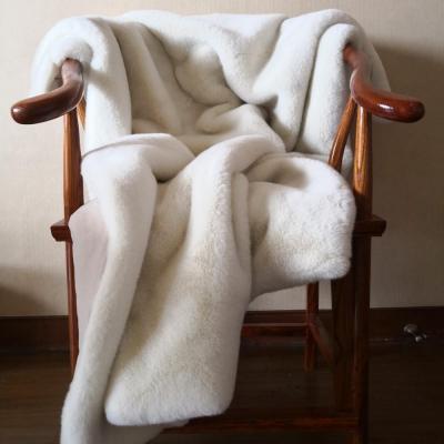 China 2018 FIXED Disposable Luxury White Faux Mink Fur Throws Blanket LULUTHROWS-007 for sale