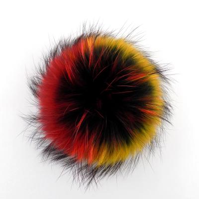 China Real Fur Home Textile 16cm Pom Pom Pom Poms Real Fur Wholesale Real Textile Raccoon Fur for sale