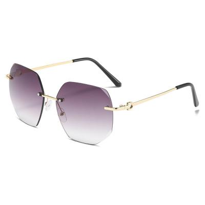 China Fashion Sunglasses Ladies New Fashion Square Frameless Frameless Sunglasses Fashion Street Shooting Anti-UV Sunglasses for sale