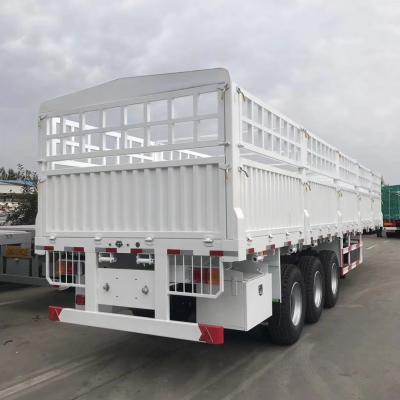 China Convenient Fence Stake Semi Trailer for Livestock Transport Capacity 40cows/200 Sheep for sale