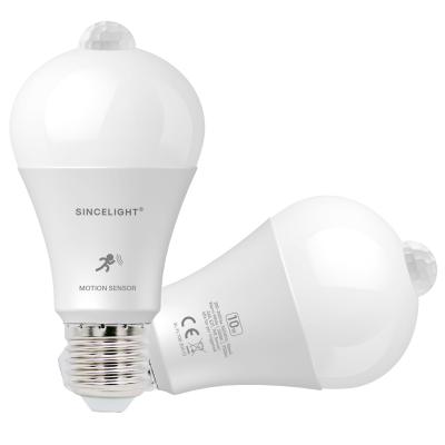 China Residential E27/B22 Led PIR Motion Sensor With Dusk To Dawn Light Bulbs 10W 1000lm 100W Equivalent for sale