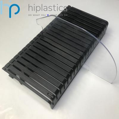 China Supermarkt Plastic Shelf Hiplastics Black Strip Fridge Shelf Dividers For Vegetable And Fruit Shop Display for sale