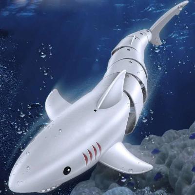 China Hot RC Hobby 2021 New Amazon Sale 2.4G RC Radio Control Boy Toys Water Swimming Shark Juguetes for sale