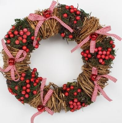 China Twig garland with pinecones pineneedle for door and wall decoration for sale