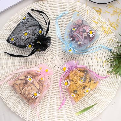 China Rope Handle Daisy Pattern Gift Bag Drawstring Bag For DIY Craft Gift Candy Bag Wedding Party Decor Miscellaneous Bag for sale