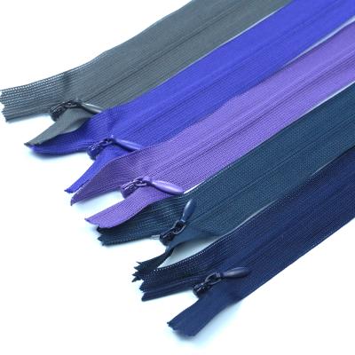 China Factory Direct Selling Viable 3# Recycled Zipper Invisible Narrow End Colorful Nylon Invisible Zipper For Dress Te koop