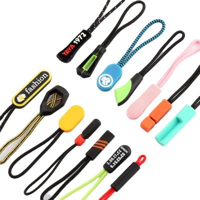 China Custom Colorful Soft Clothing Zipper PVC Silicone Rubber Plastic Rope Zipper Pullers Quick Pull Nickel Free Te koop