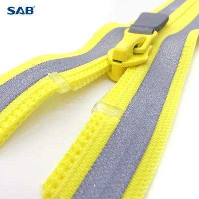 China Auto Lock SAB 3# 5# high quality luminous zipper, nylon zipper with reflective mark on the back for sale