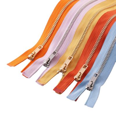 China Automatic Lock Length Zipper 3# 5# Y Tooth Metal Zipper Metal Zipper Box Unlimited Copper Bag Te koop