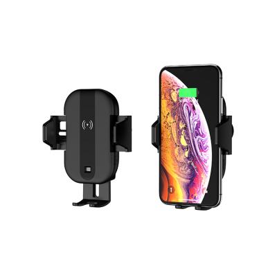 China Microphone Car Fast Wireless Charger Qi-certified Auto Car Charging Smart Infrared Sensor Clamp Mount and Smart Windshield Dashboard for sale