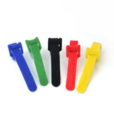 China Self Adhesive Black Hook And Loop Cable Tie Reusable For Wires And Cables for sale