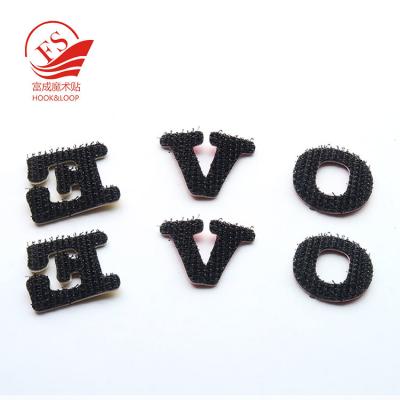 Chine Lettres d'alphabet imprimées par Velcro en nylon pour l'habillement, réutilisable et durable à vendre