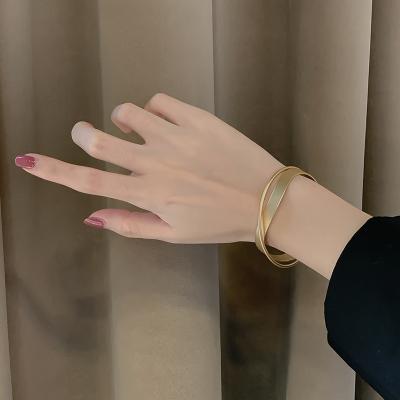 China Mobius environmental friendly matte minimalist bracelet low price Factory direct sales Central Institute of Statistics high-grade metal women's jewelry for sale