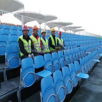 Cina 2021 outdoor demountable stadium bleachers metal grandstand seats folding tip up seats in vendita